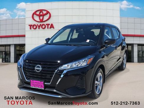 Used 2025 Nissan Kicks Play S image 1