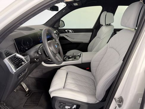 Used 2026 BMW X7 xDrive40i w/ M Sport Package image 5