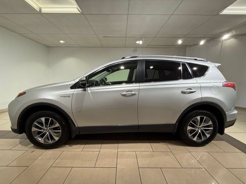 Used 2016 Toyota RAV4 XLE w/ Convenience Package AWD/4WD image 2