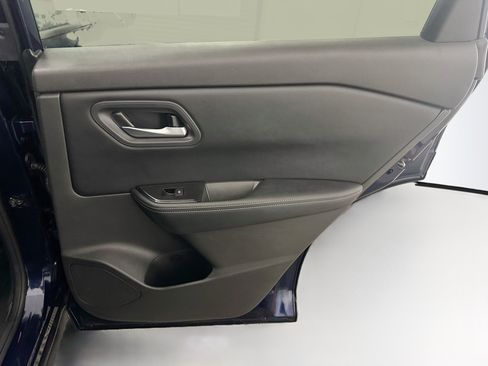 Used 2025 Nissan Rogue SV AWD/4WD image 31