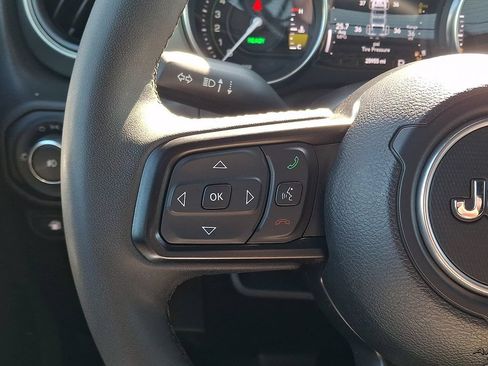 Used 2023 Jeep Wrangler Unlimited w/ Sun & Screen Package AWD/4WD image 18