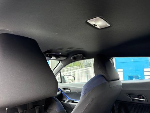 Used 2021 Toyota C-HR XLE FWD image 10