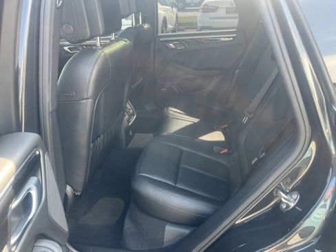 Used 2018 Porsche Macan image 31