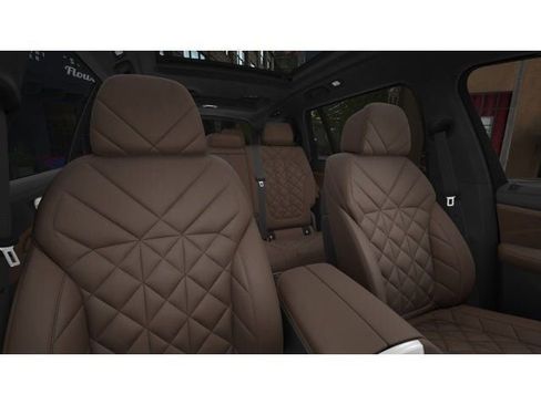 Used 2026 BMW X7 xDrive40i w/ M Sport Package image 11