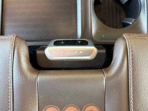 Used 2025 Ford Expedition Max King Ranch AWD/4WD image 25