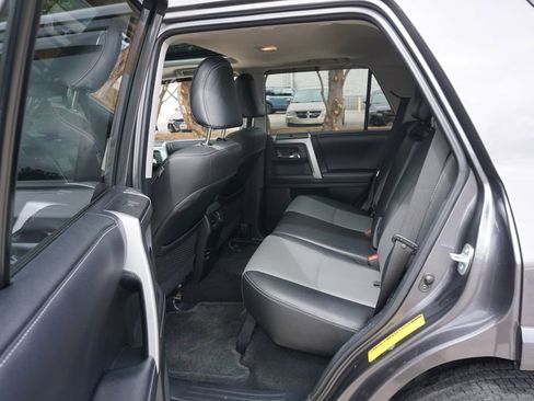 Used 2017 Toyota 4Runner SR5 Premium image 13