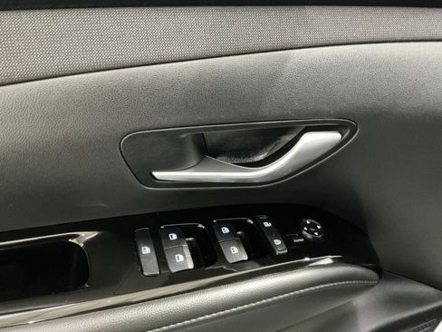 Used 2023 Hyundai Tucson Limited AWD/4WD image 16