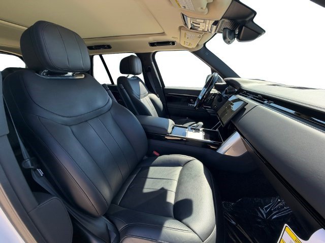 Certified 2025 Land Rover Range Rover SE AWD/4WD image 16