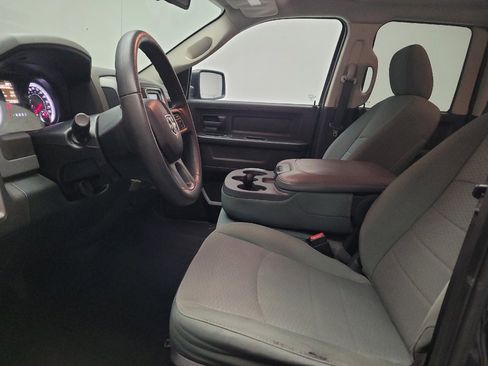 Used 2015 RAM 1500 Express RWD image 17