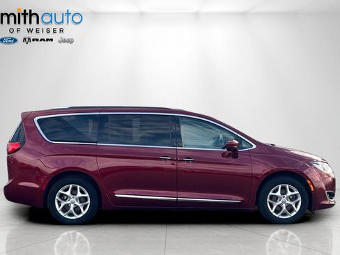 Used 2020 Chrysler Pacifica Touring-L Plus w/ Tire & Wheel Group FWD image 3