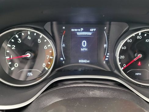 Used 2020 Jeep Compass Latitude w/ Cold Weather Group AWD/4WD image 9