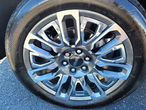 Used 2023 GMC Yukon XL Denali Ultimate image 13