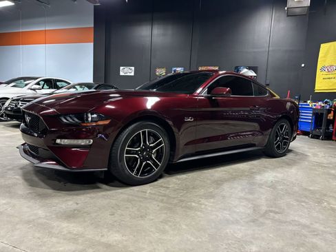 Used 2018 Ford Mustang GT RWD image 1