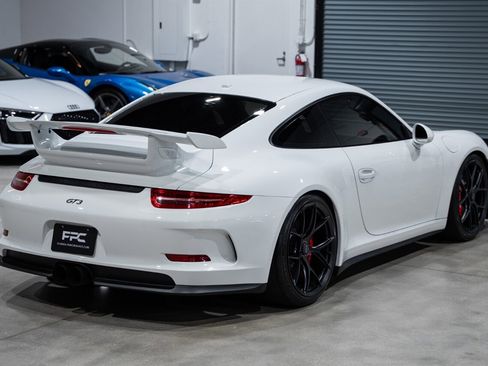 Used 2014 Porsche 911 GT3 RWD image 6