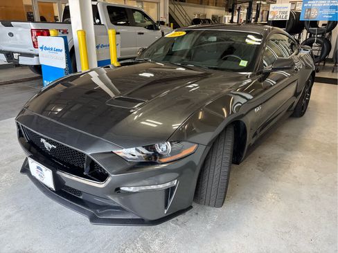 Used 2019 Ford Mustang GT RWD image 4