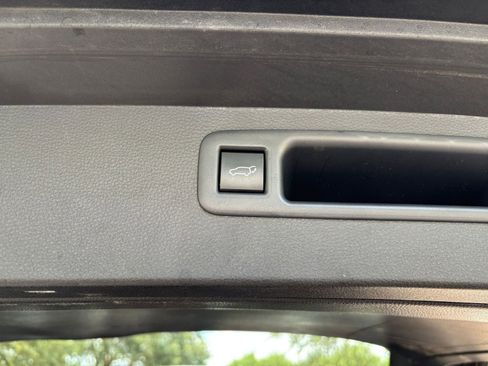 Used 2025 Toyota Highlander XSE AWD/4WD image 23