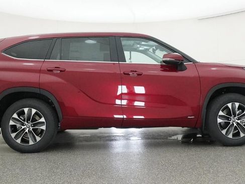 New 2026 Toyota Highlander XLE image 27