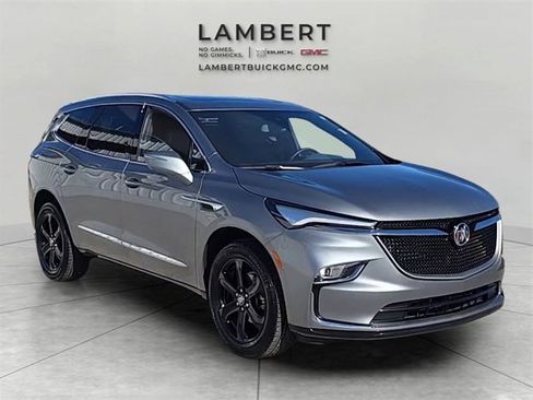 Used 2024 Buick Enclave Essence w/ Experience Buick Package image 4