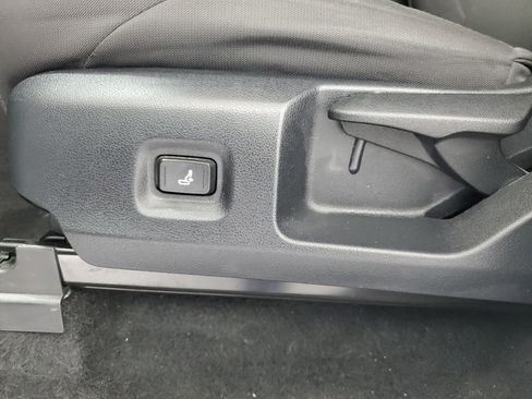 Used 2024 Toyota Tacoma SR AWD/4WD image 19