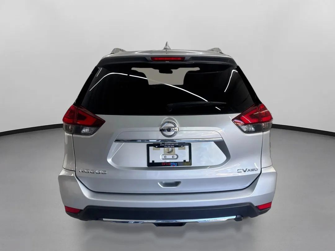 Used 2018 Nissan Rogue SV AWD/4WD image 8