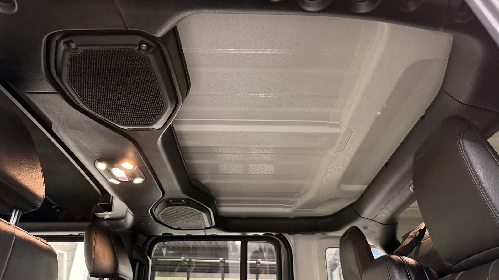 Used 2019 Jeep Wrangler Unlimited Sahara AWD/4WD image 46