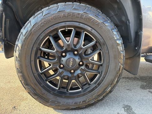 Used 2018 Toyota Tundra SR5 image 13