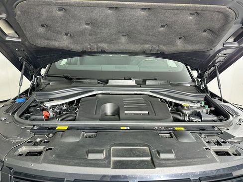 Used 2024 Land Rover Range Rover Sport SE image 33