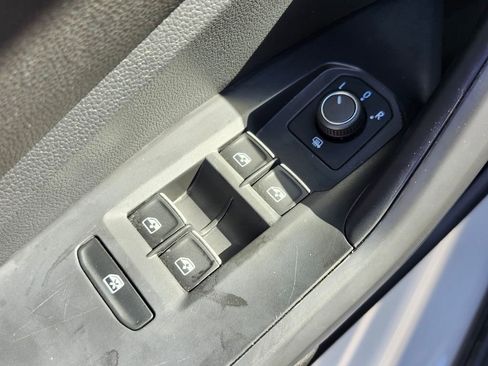 Used 2025 Volkswagen Jetta S image 28