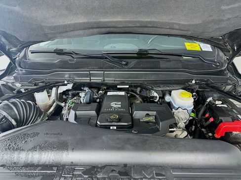 Used 2024 RAM 2500 Laramie AWD/4WD image 32