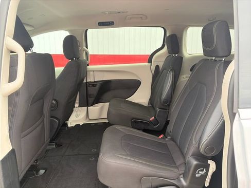 Used 2023 Chrysler Voyager LX FWD image 39