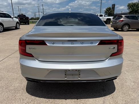 Used 2017 Volvo S90 T6 Momentum w/ Vision Package image 6