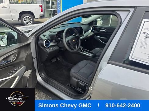 Used 2024 Chevrolet Trax LS w/ Driver Confidence Package FWD image 11
