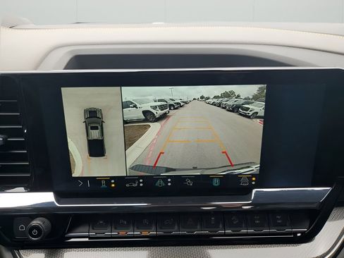 Used 2023 Chevrolet Silverado 1500 ZR2 w/ Technology Package image 45