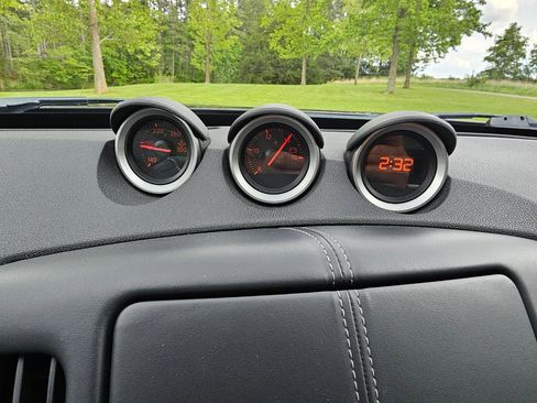 Used 2014 Nissan 370Z Coupe RWD image 33