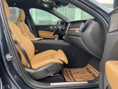 Certified 2024 Volvo XC60 B5 Ultimate image 15