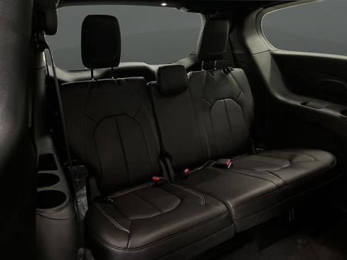 New 2026 Chrysler Pacifica Select w/ S Appearance Package image 31