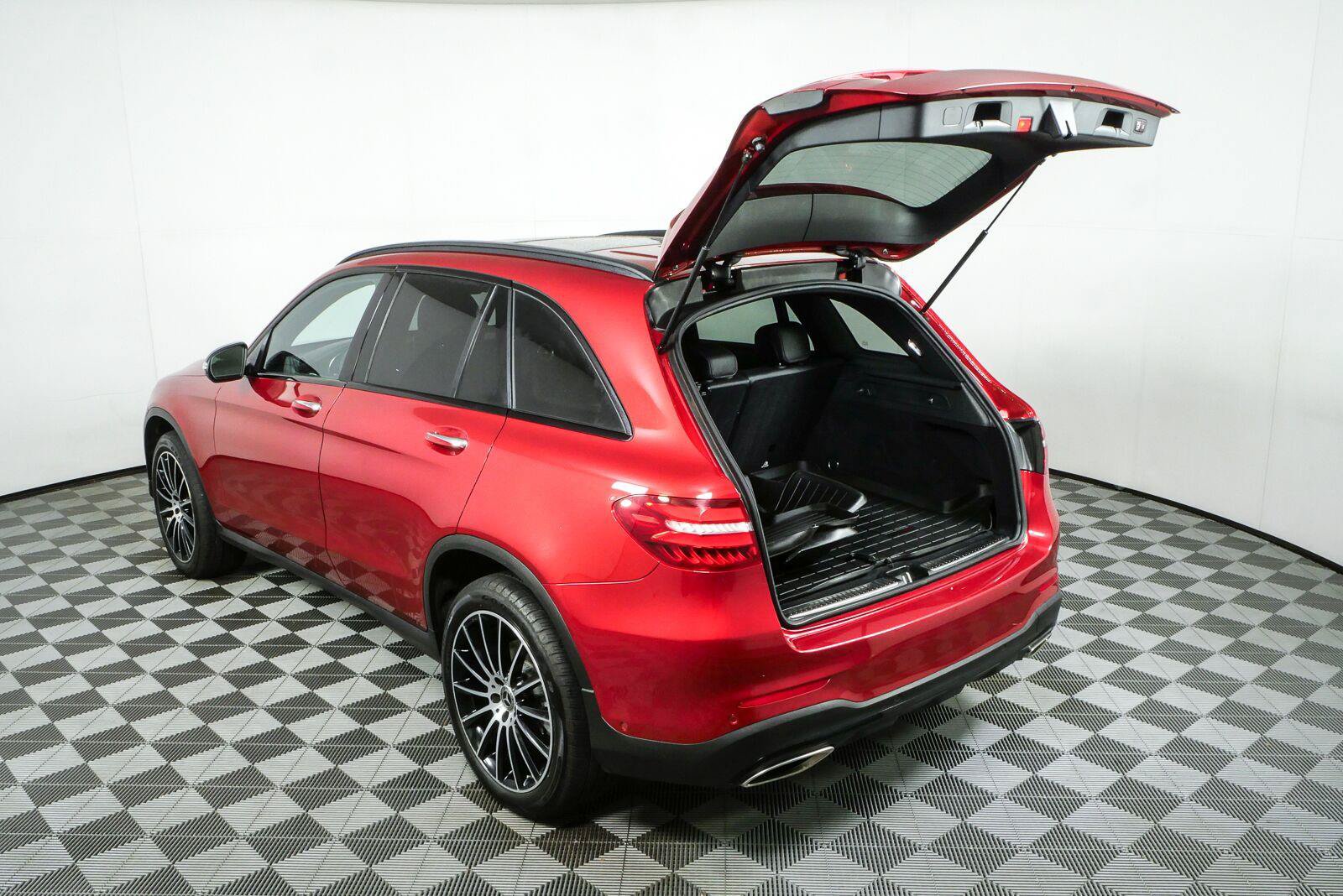 Used 2019 Mercedes-Benz GLC 300 image 34