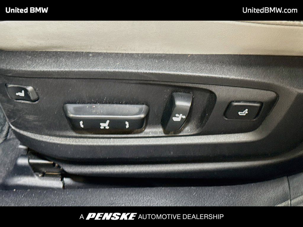 Used 2016 Lexus ES 350 w/ Ultra Luxury Package FWD image 11