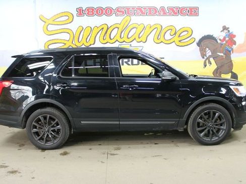 Used 2018 Ford Explorer XLT w/ XLT Appearance Package AWD/4WD image 1