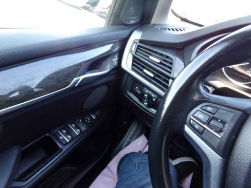 Used 2016 BMW X5 xDrive50i w/ Dynamic Handling Package image 47