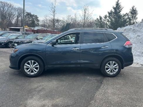 Used 2014 Nissan Rogue SV image 2
