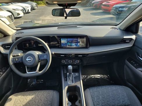 Used 2025 Nissan Kicks SV FWD image 8