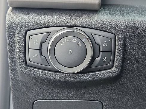 Used 2016 Ford F150 Platinum w/ Equipment Group 701A Luxury image 33