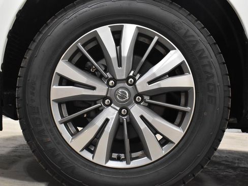 Used 2019 Nissan Pathfinder SL AWD/4WD image 33