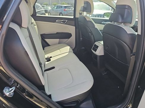 Used 2025 Kia Sportage EX w/ Premium Package FWD image 20
