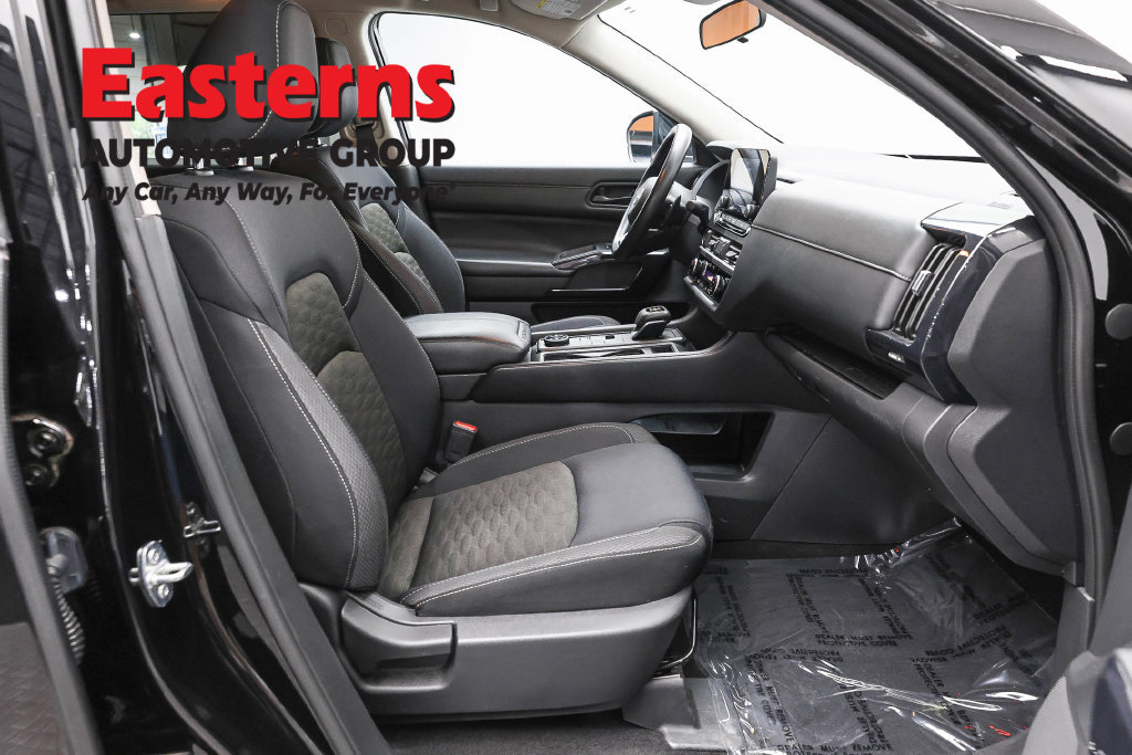 Used 2023 Nissan Pathfinder S AWD/4WD image 25
