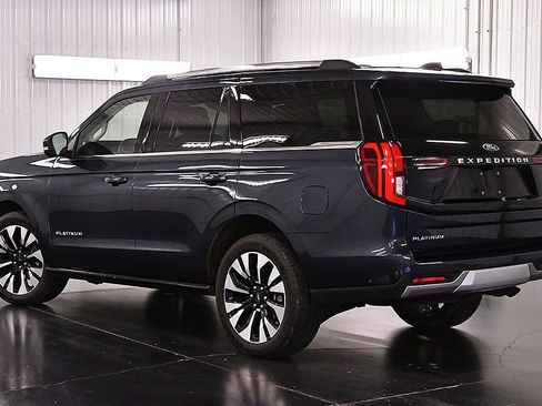 Used 2025 Ford Expedition Platinum w/ Driver's Package image 5