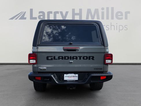 Used 2021 Jeep Gladiator Sport AWD/4WD image 4