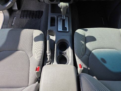 Used 2019 Nissan Frontier SV image 41