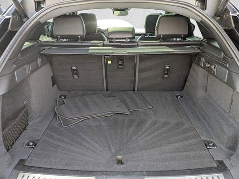 Certified 2025 Land Rover Range Rover Velar Dynamic SE image 6